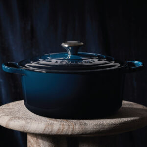 Signature Round Dutch Oven