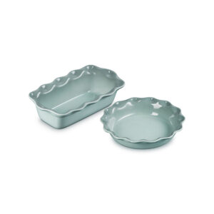 Heritage Pie Dish and Fluted Loaf Pan Set